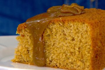 Bolo de Chai com Creme de Cardamomo