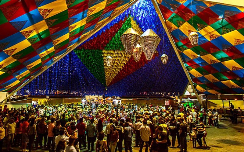 Cinco Destinos Imperdíveis para Celebrar Festas Juninas no Brasil