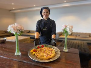 Chef compartilha segredos da famosa Torta de Bacalhau do hotel para surpreender nas ceias