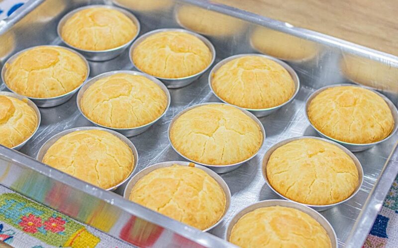 “Prepare um delicioso pão de queijo no liquidificador em minutos para saciar sua fome com praticidade e sabor!”