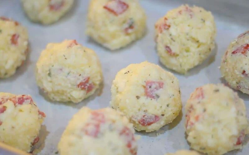 Uma deliciosa e saudável opção de lanche: pãozinho de tapioca fofinho e fácil de fazer!