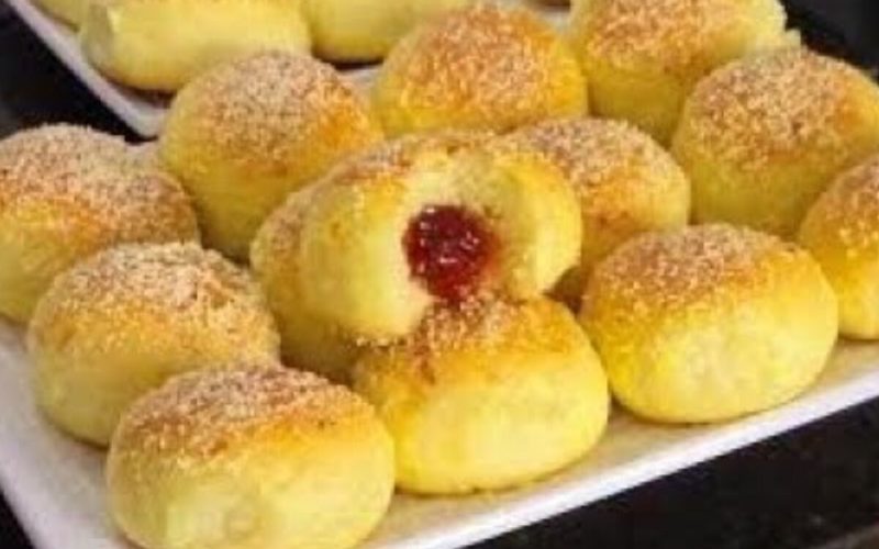 Delicioso pão de batata com recheio de goiabada para começar o ano em família