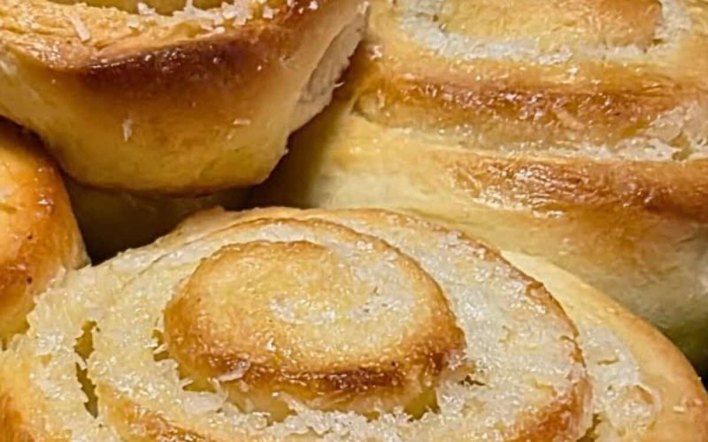 Deliciosas fatias húngaras de pão de coco: fofas, molhadinhas e irresistíveis para saborear