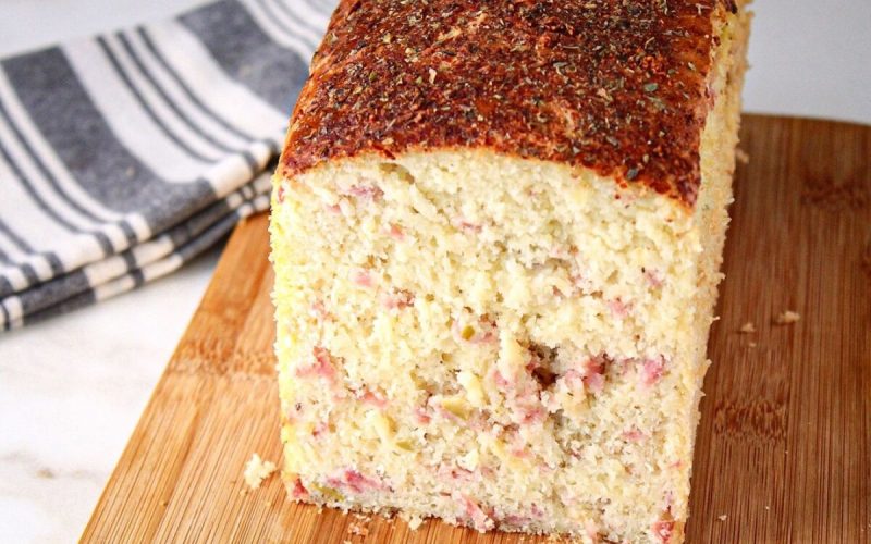 Pão de calabresa fácil e fofinho: a receita perfeita para um lanche em família!