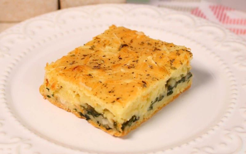 Deliciosa torta de espinafre e queijo: uma opção leve e prática para refeições saudáveis
