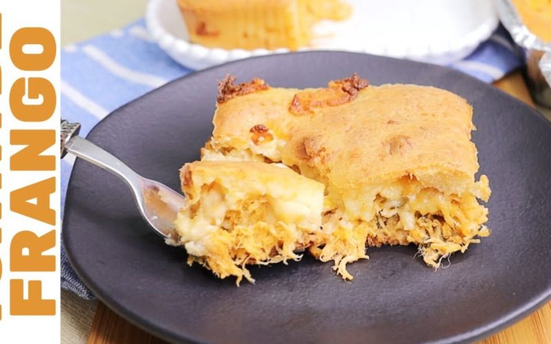 Delicie-se com esta rápida e fácil torta de frango feita no liquidificador!