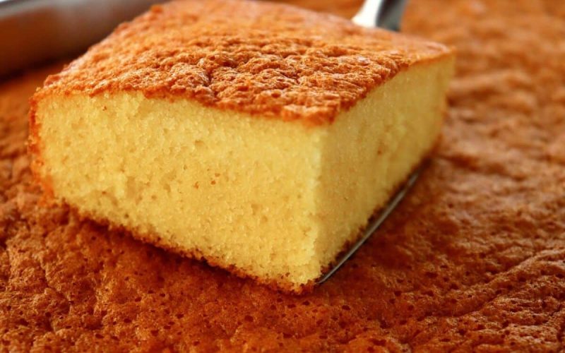 Delicioso bolo de leite quente: a combinação ideal para seu café!