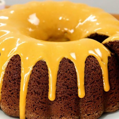 Delicie-se com o irresistível bolo pão de mel: uma combinação de massa úmida e especiarias ideal para acompanhar o café.