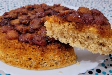 Delicioso bolo de banana leve e saudável, perfeito para acompanhar um café fresco ou um chá reconfortante