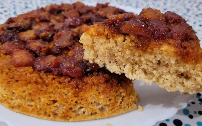 Delicioso bolo de banana leve e saudável, perfeito para acompanhar um café fresco ou um chá reconfortante