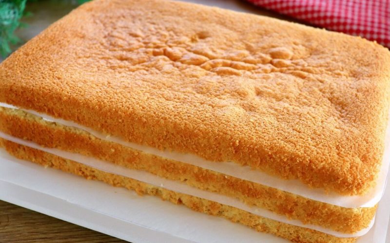 Pão de ló gigante e super macio: a receita ideal para recheios e decorações incríveis