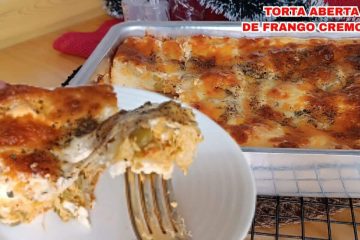Deliciosa torta aberta de frango com recheio super cremoso e massa leve e aerada