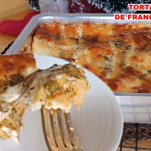Deliciosa torta aberta de frango com recheio super cremoso e massa leve e aerada