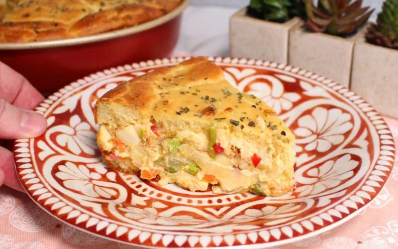 Deliciosa torta de palmito com recheio irresistível e massa leve e suave