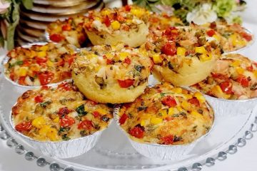 Deliciosa tortinha salgada macia e generosamente recheada, perfeita para o lanche infantil
