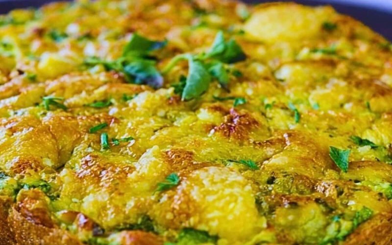 Delicie-se com uma rápida e saudável torta de abobrinha que combina sabor e praticidade