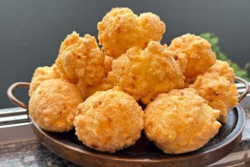 Pão de queijo frito: crocância exterior e maciez interior sem estourar na panela