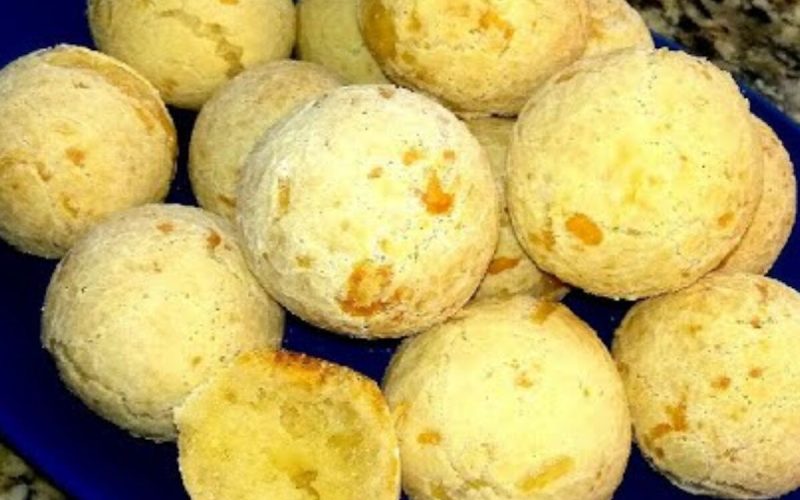 Delícia prática: pão de queijo quentinho e econômico para saborear no café da tarde