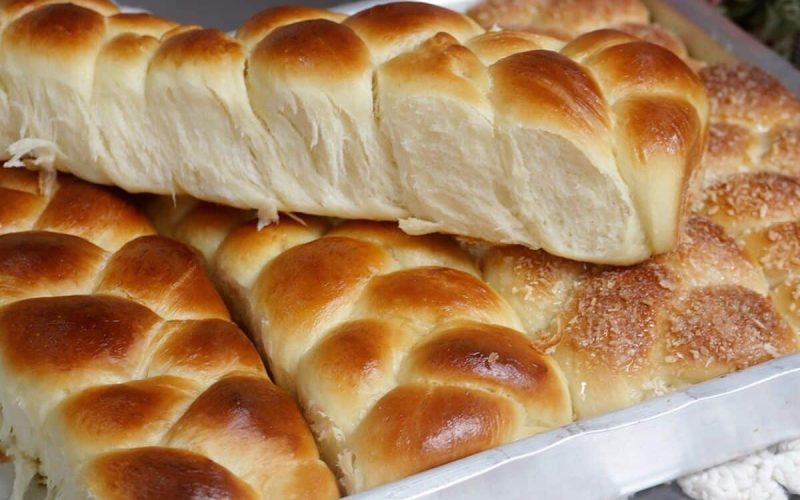 Delicie-se com um pão doce de padaria: fofura e maciez para transformar seu café da manhã!