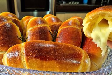 Delicioso pão caseiro recheado de queijo e temperos que vai conquistar seu paladar