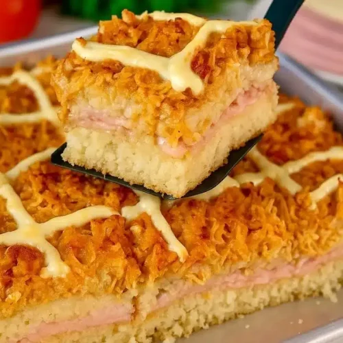 Torta de frango inovadora que se transforma em uma deliciosa pizza de catupiry para impressionar a todos
