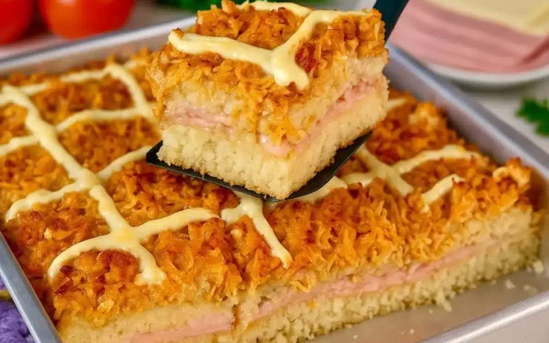 Torta de frango inovadora que se transforma em uma deliciosa pizza de catupiry para impressionar a todos