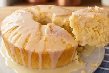 Delicioso bolo de queijadinha: uma receita prática e irresistivelmente úmida com coco e queijo