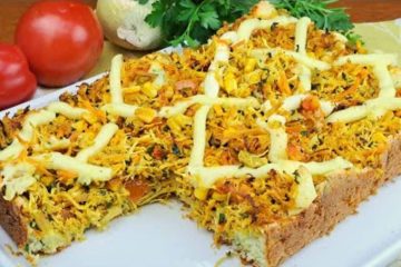 Deliciosa torta de frango cremosa com requeijão e massa leve que vai conquistar paladares