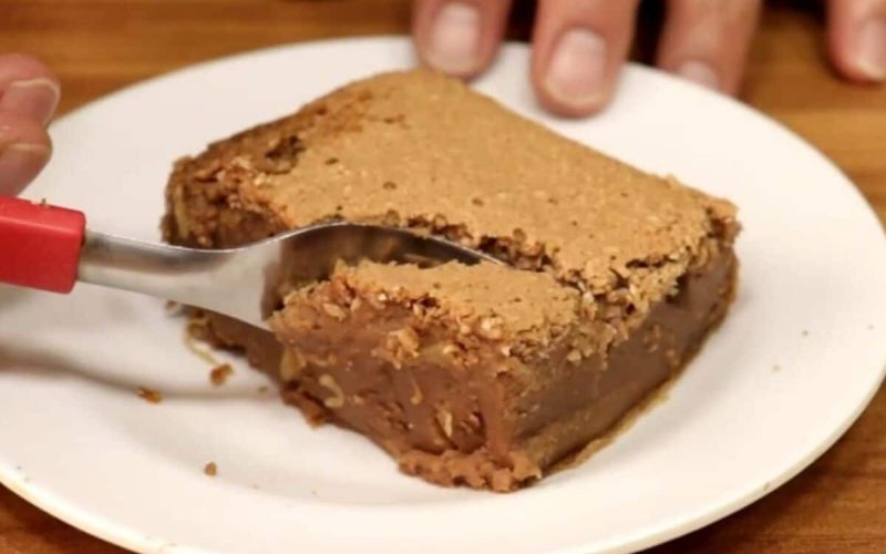 Delicie-se com um bolo de Nescau cremoso, preparado no liquidificador de forma prática!