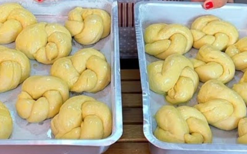 Deliciosa rosca doce caseira: leve, macia e irresistível, fácil de preparar!