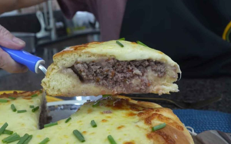 Torta árabe recheada que conquistou a internet pela sua facilidade e sabor irresistível