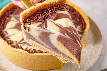 Deliciosa torta mesclada: um visual encantador e um truque simples para impressionar!