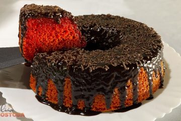 Bolo de beterraba com cobertura de chocolate super fofinho, molhadinho e perfumado