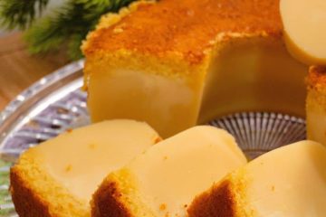 Bolo de leite fácil de liquidificador com textura de pudim e massa super fofinha, uma gostosura