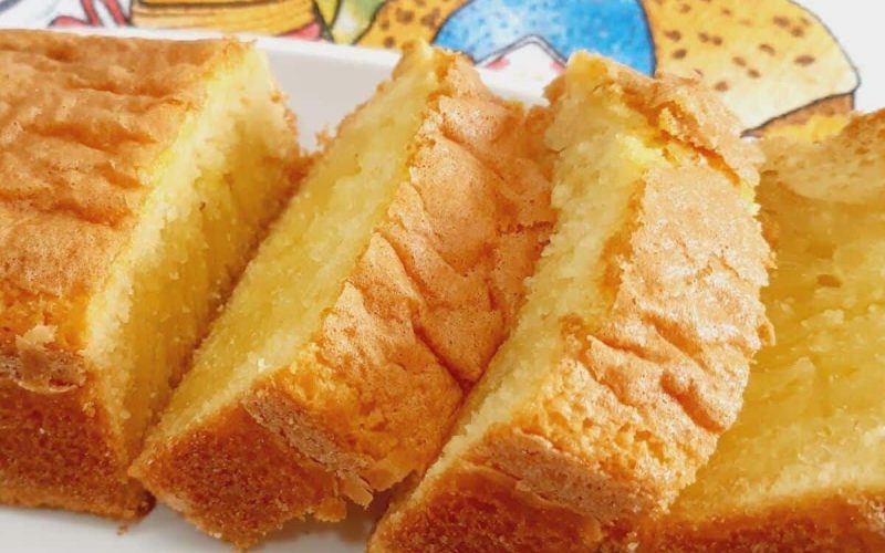Delicioso bolo fofinho sem trigo e lactose preparado com apenas dois ovos