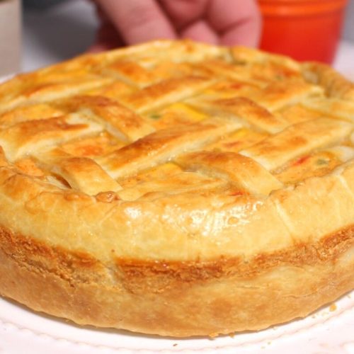 Empadão de legumes cremoso e saudável com uma massa leve que derrete na boca, ideal para qualquer ocasião