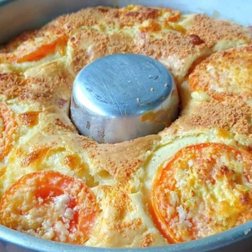 Receita fácil de bolo salgado no liquidificador: fofura e sabor em cada pedaço!
