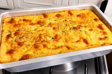 Torta de sardinha com a melhor massa fofinha e recheio bem temperado, ideal para o seu lanche
