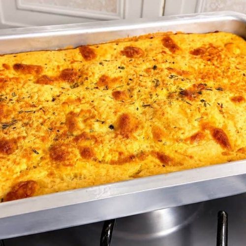 Torta de sardinha com a melhor massa fofinha e recheio bem temperado, ideal para o seu lanche