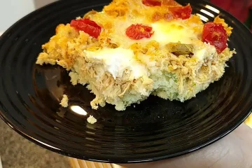 Deliciosa torta de frango com massa italiana: o lanche ideal para agradar a família inteira